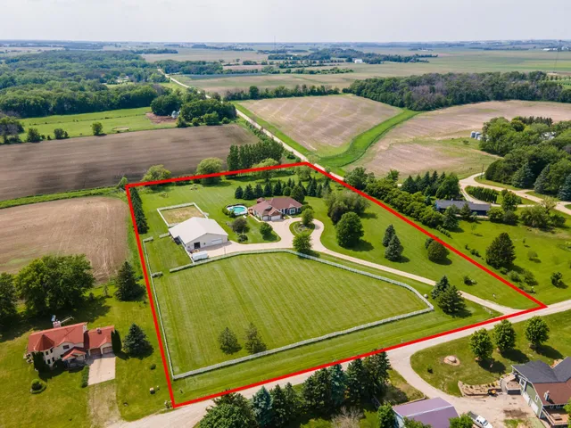 $735,000 | 62539 185th Avenue, Dodge Center, MN 55927