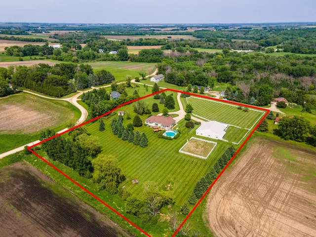 $735,000 | 62539 185th Avenue, Dodge Center, MN 55927