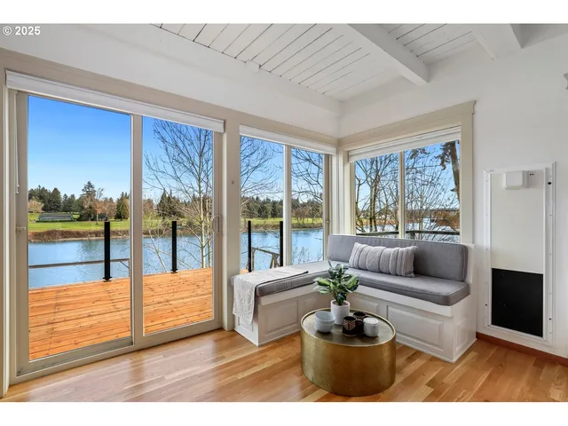 $1,949,000 | 10150 South Riverside Drive, Portland, OR 97219