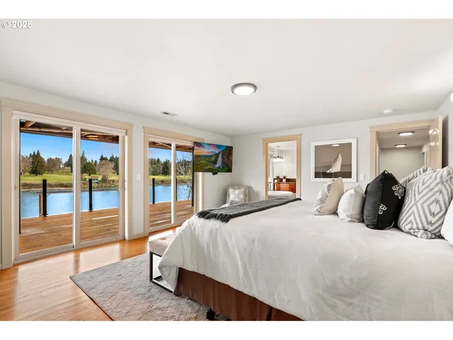 $1,949,000 | 10150 South Riverside Drive, Portland, OR 97219