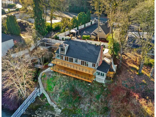 $1,949,000 | 10150 South Riverside Drive, Portland, OR 97219