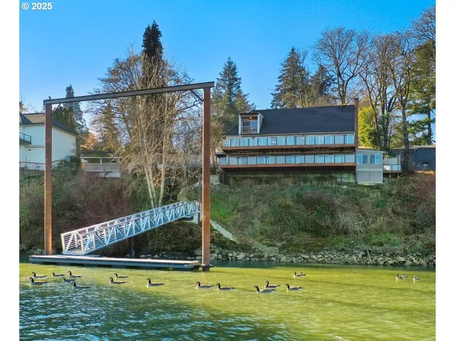 $1,949,000 | 10150 South Riverside Drive, Portland, OR 97219