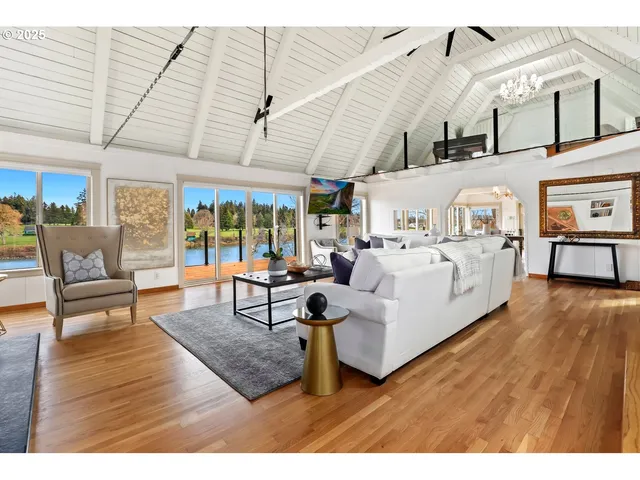 $1,949,000 | 10150 South Riverside Drive, Portland, OR 97219