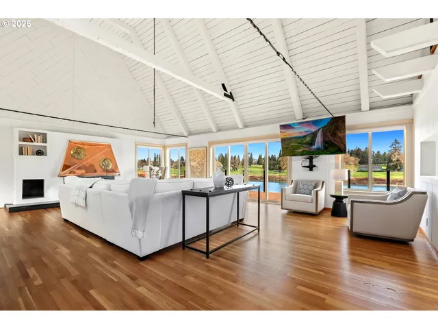 $1,949,000 | 10150 South Riverside Drive, Portland, OR 97219