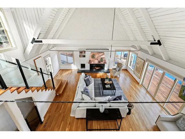 $1,949,000 | 10150 South Riverside Drive, Portland, OR 97219