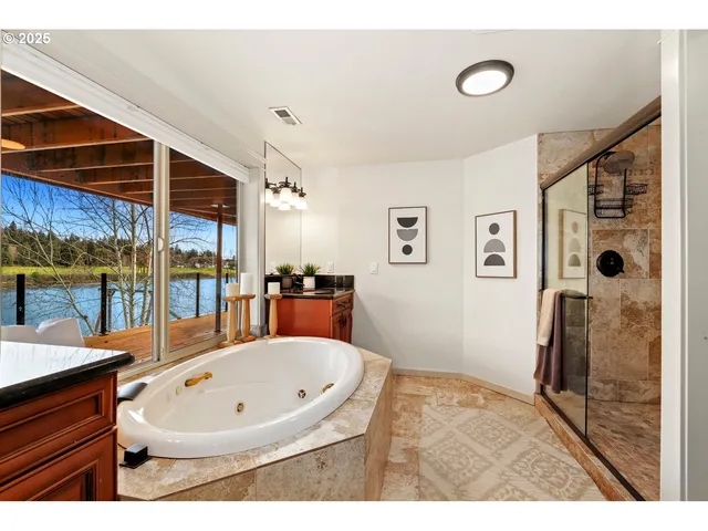 $1,949,000 | 10150 South Riverside Drive, Portland, OR 97219