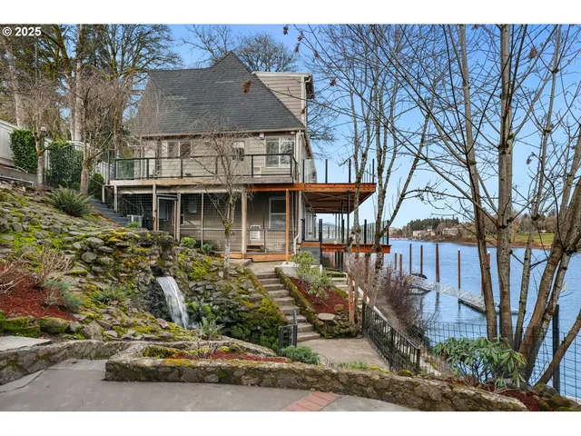 $1,949,000 | 10150 South Riverside Drive, Portland, OR 97219