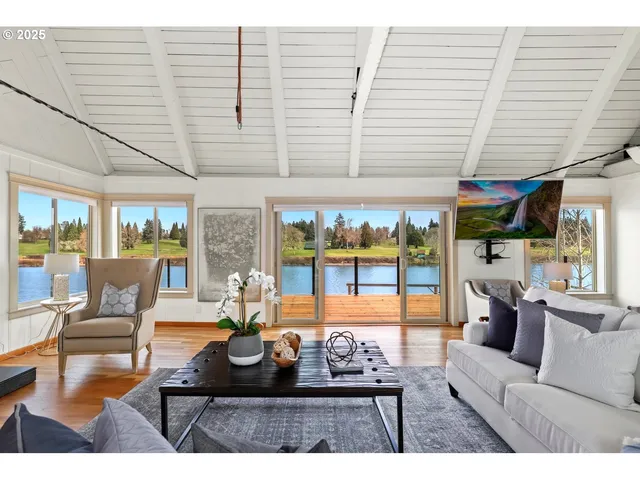 $1,949,000 | 10150 South Riverside Drive, Portland, OR 97219