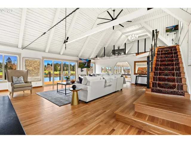 $1,949,000 | 10150 South Riverside Drive, Portland, OR 97219