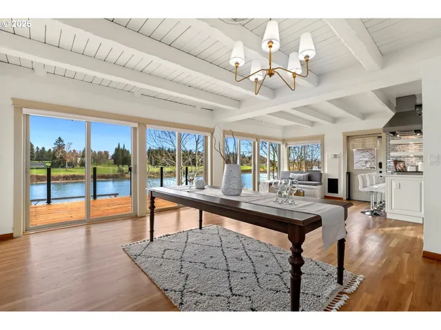 $1,949,000 | 10150 South Riverside Drive, Portland, OR 97219
