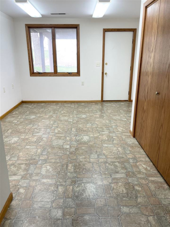 1114 Tupelo Boulevard Riverside, IA 52327 - Photo 20 of 47 Gallery Image 20