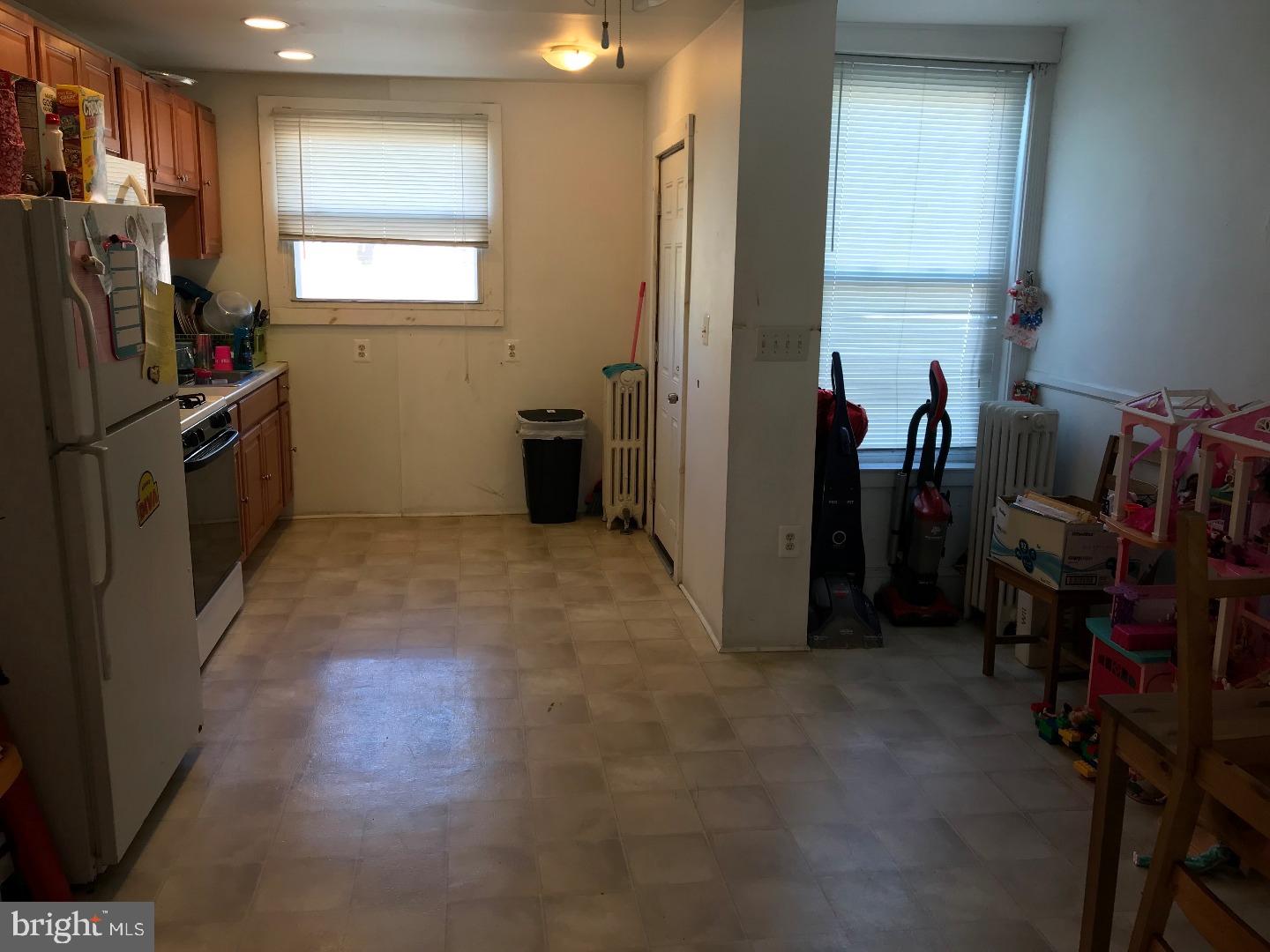 405 Croyden Road Upper Darby, PA 19082 - Photo 7 of 13 Kitchen