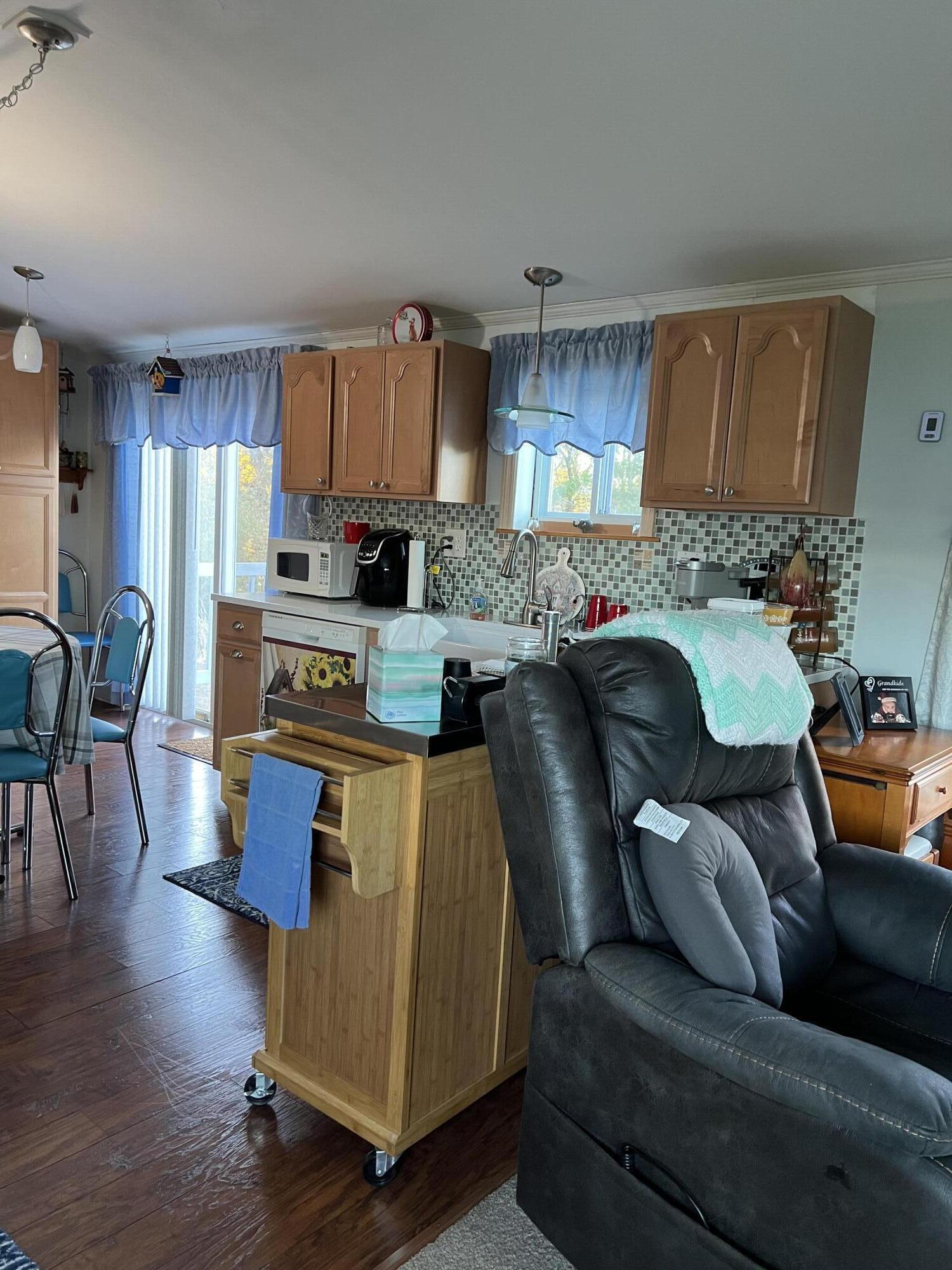 75 Heather Drive Lewiston, ME 04240 - Photo 5 of 24 IMG_2272