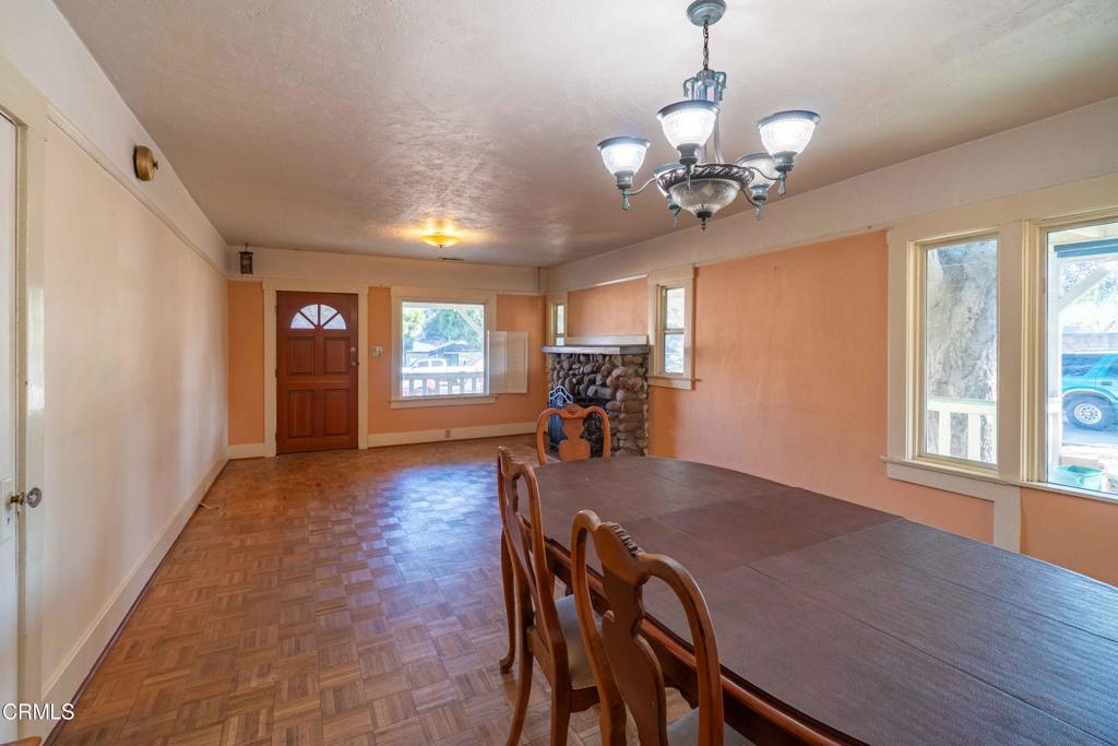 1331 Richmond Road Santa Paula, CA 93060 - Photo 9 of 43 1331 Richmond Rd - Dining Area 4