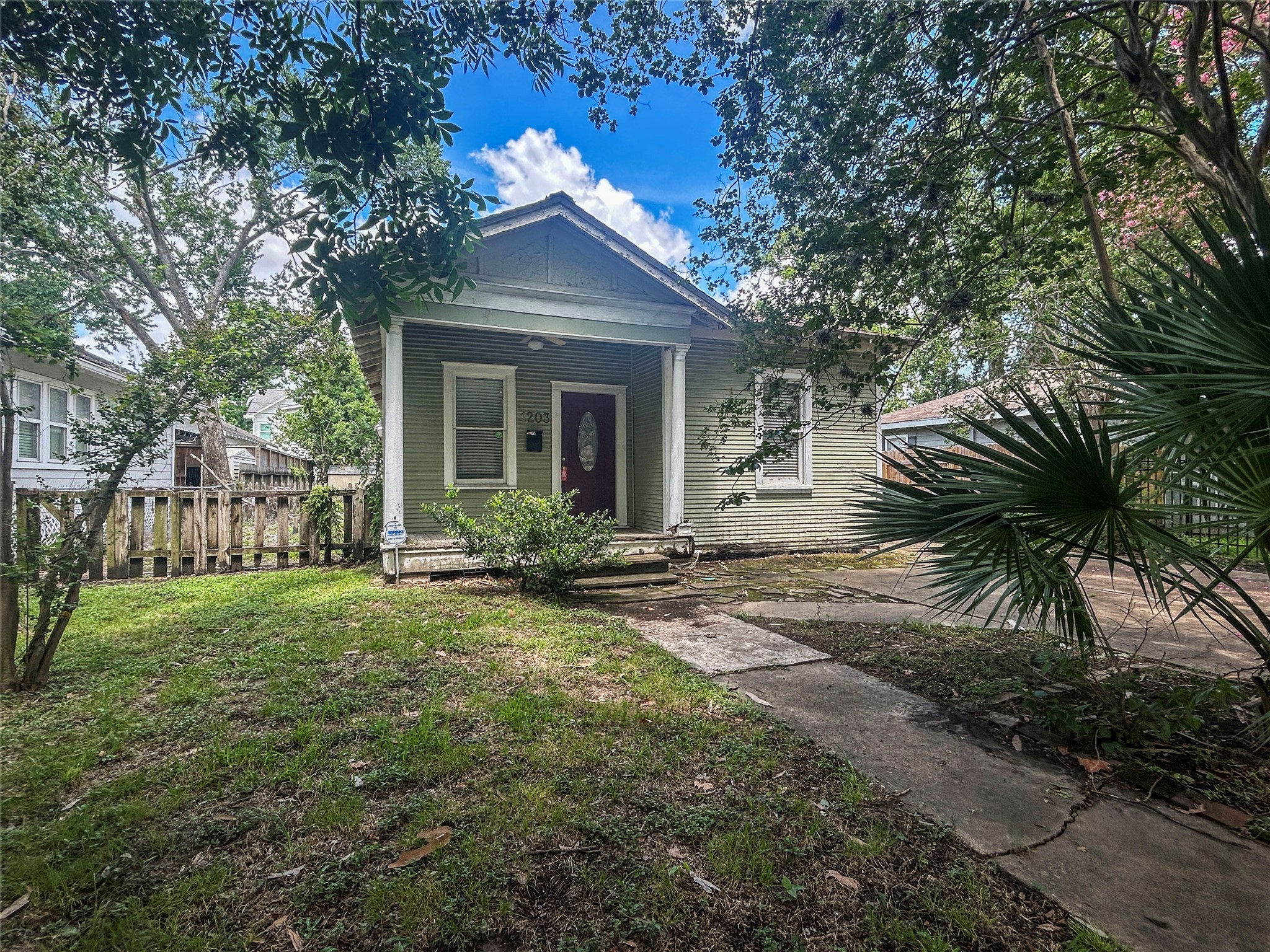 Bungalow on 7260 sq ft lot. Plenty of room for an extensive add-on.  House is contributing and can not be torn down or moved. Located in Houston Heights West Historic District.