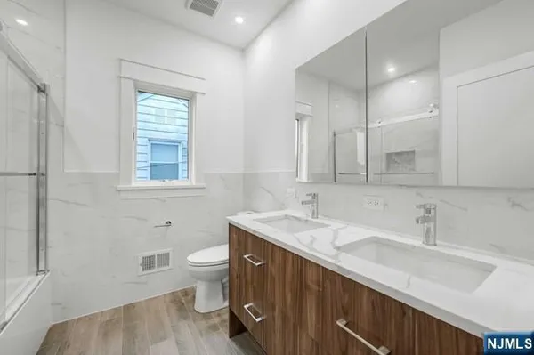 $4,800 | 71 Henry Avenue, Unit 1, Palisades Park, NJ 07650