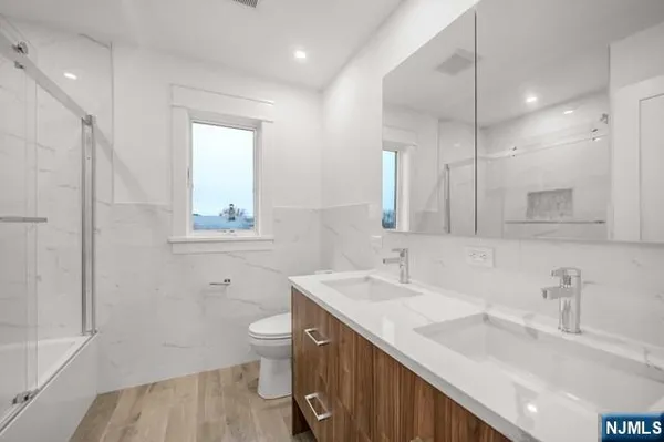$4,800 | 71 Henry Avenue, Unit 1, Palisades Park, NJ 07650