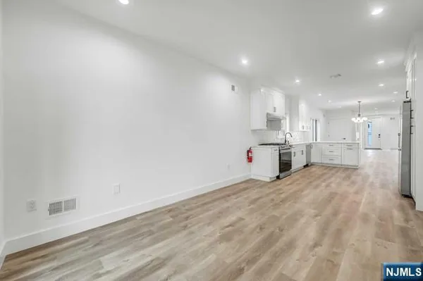 $4,800 | 71 Henry Avenue, Unit 1, Palisades Park, NJ 07650