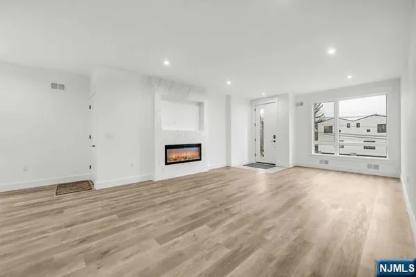 $4,800 | 71 Henry Avenue, Unit 1, Palisades Park, NJ 07650