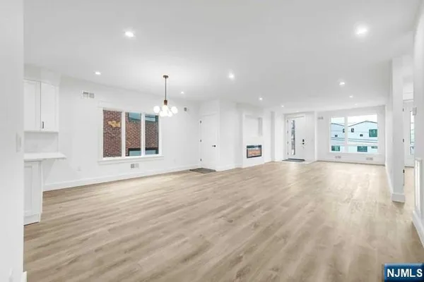 $4,800 | 71 Henry Avenue, Unit 1, Palisades Park, NJ 07650