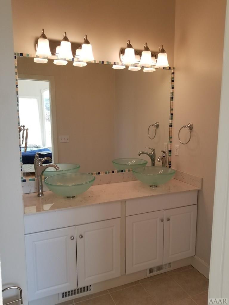 547 Ownley Road Elizabeth City, NC 27909 - Photo 22 of 56 Master bath