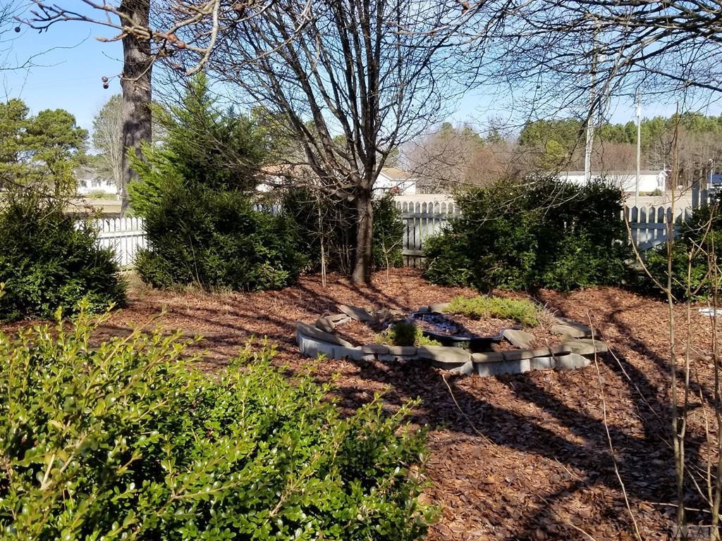 547 Ownley Road Elizabeth City, NC 27909 - Photo 44 of 56 Formal garden with pond