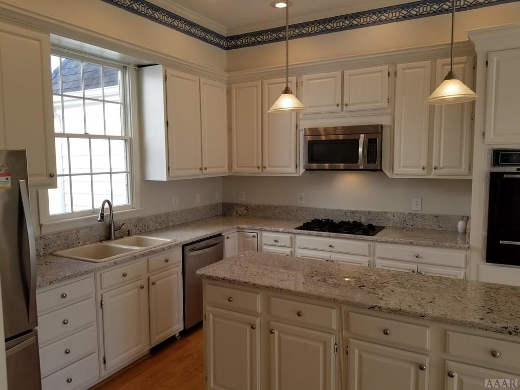 547 Ownley Road Elizabeth City, NC 27909 - Photo 9 of 56 A great flowing kitchen