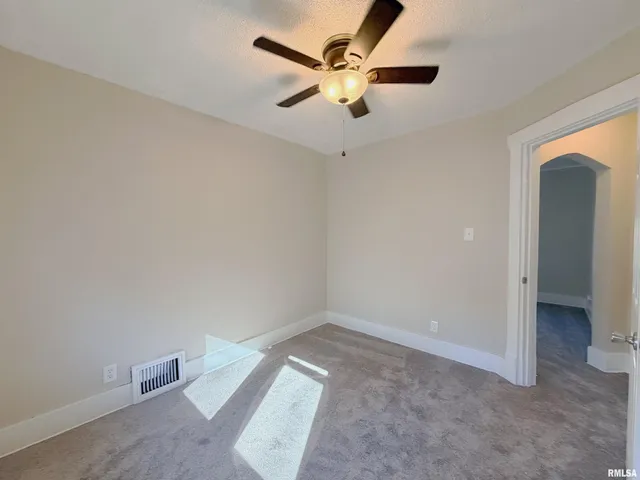 $139,000 | 1002 East Samuel Avenue, Peoria Heights, IL 61616