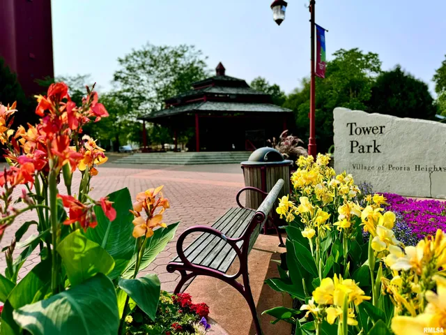 $139,000 | 1002 East Samuel Avenue, Peoria Heights, IL 61616