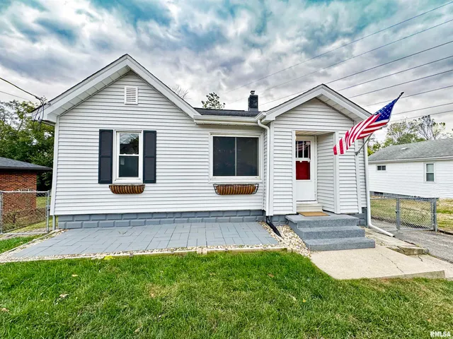 $139,000 | 1002 East Samuel Avenue, Peoria Heights, IL 61616