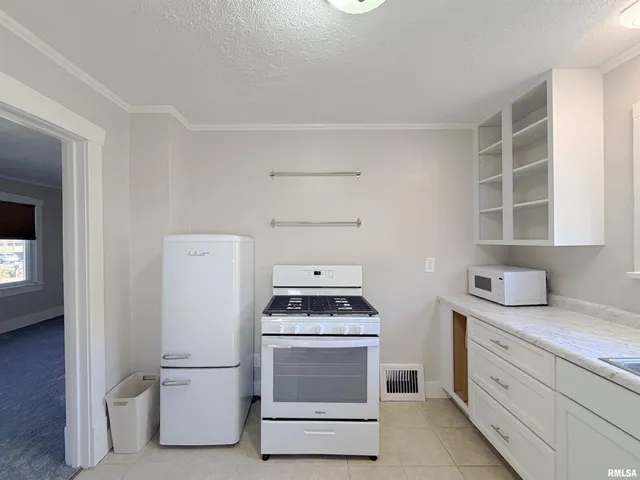 $139,000 | 1002 East Samuel Avenue, Peoria Heights, IL 61616