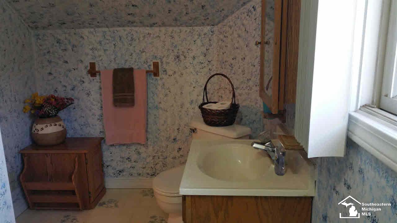 2286 Vivian Road Monroe, MI 48162 - Photo 11 of 17 20438434-10.JPG