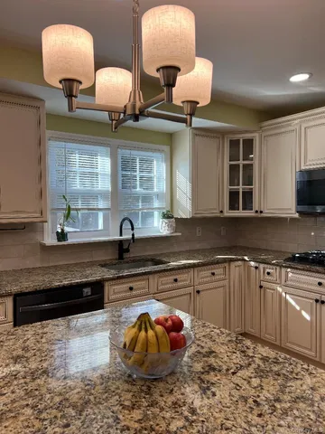 $999,999 | 1 Bristol Court, New City, NY 10956