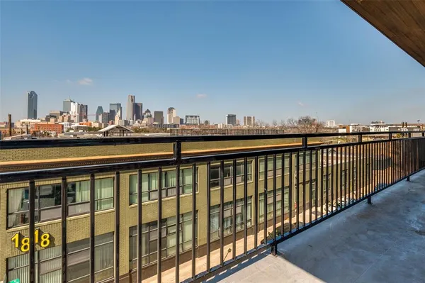 $575,000 | 1900 South Ervay Street, Unit 307, Dallas, TX 75215