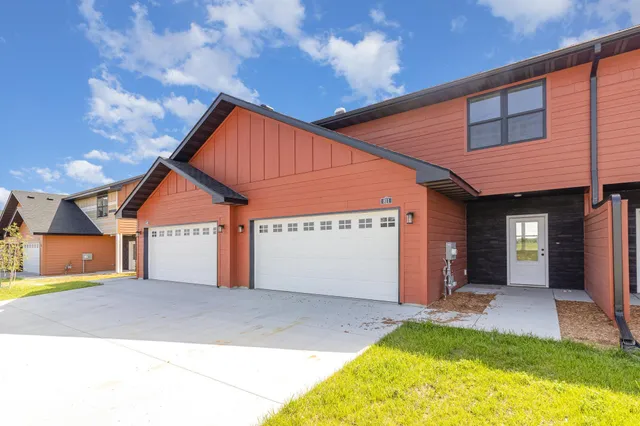 $299,900 | 811 Viburnum Street, Belle Plaine, MN 56011