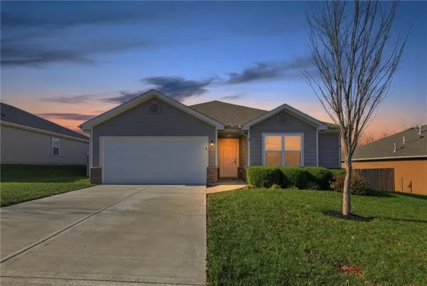 $342,500 | 21826 South Franklin Street, Spring Hill, KS 66083