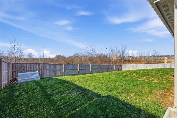 $342,500 | 21826 South Franklin Street, Spring Hill, KS 66083