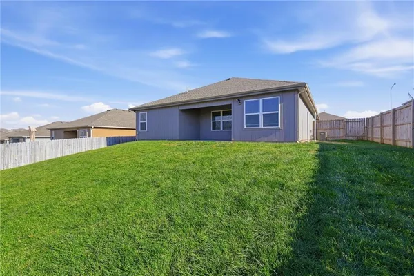 $342,500 | 21826 South Franklin Street, Spring Hill, KS 66083