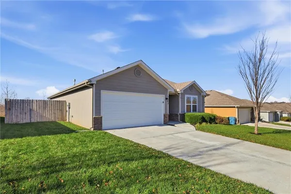 $342,500 | 21826 South Franklin Street, Spring Hill, KS 66083