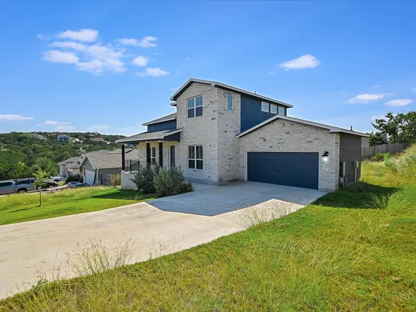 $2,200 | 3203 Burnside Circle, Lago Vista, TX 78645