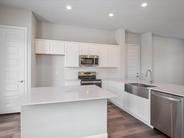 $2,200 | 3203 Burnside Circle, Lago Vista, TX 78645