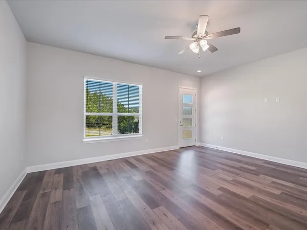 $2,200 | 3203 Burnside Circle, Lago Vista, TX 78645