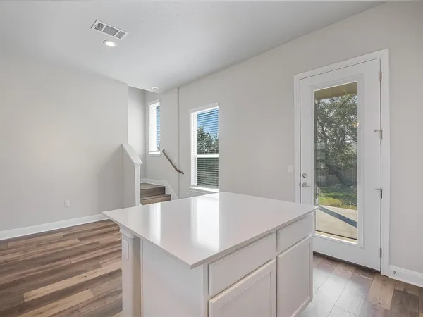 $2,200 | 3203 Burnside Circle, Lago Vista, TX 78645