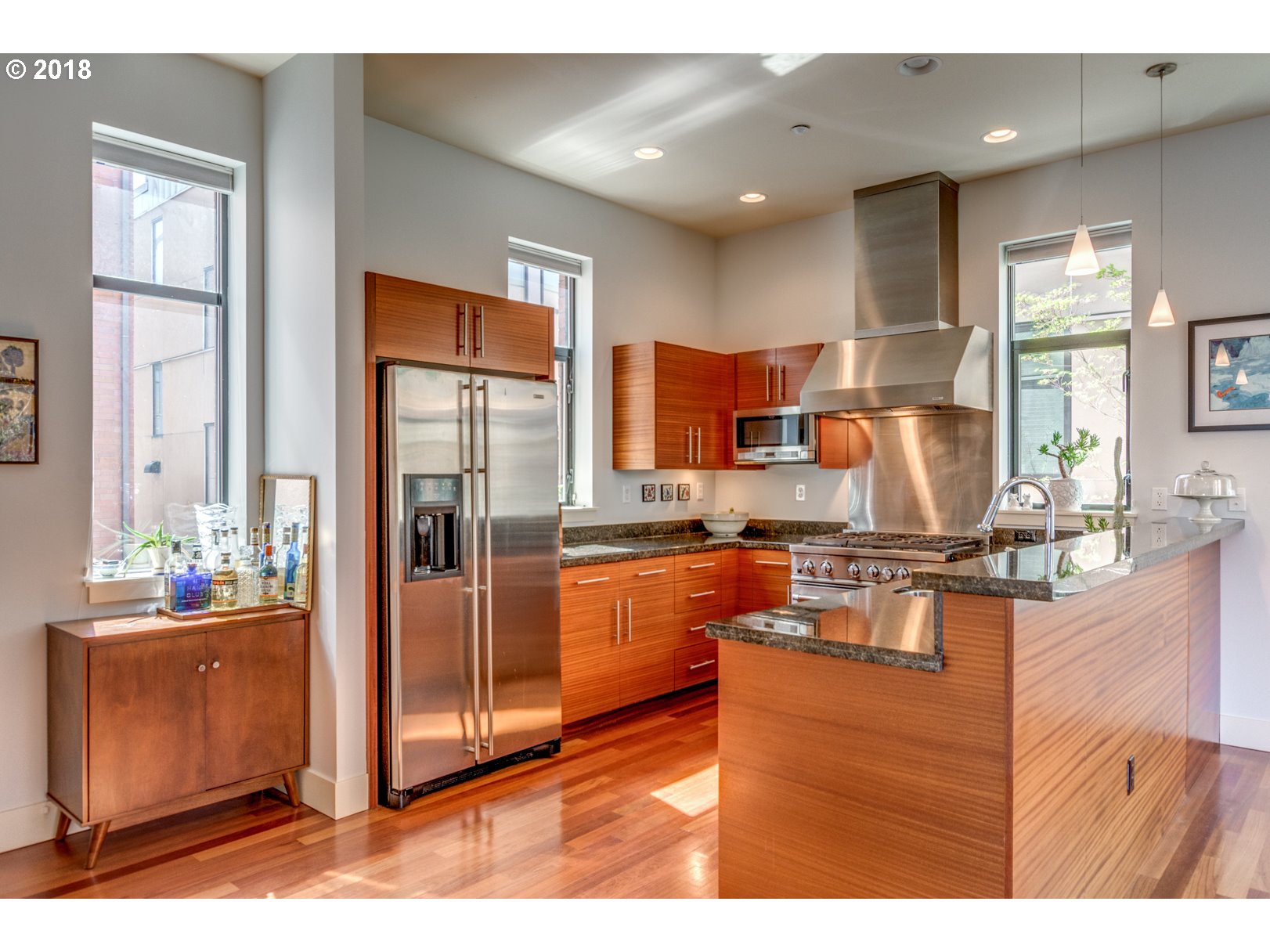 1662 Northwest Riverscape Street Portland, OR 97209 - Photo 11 of 32 Gallery Image 11