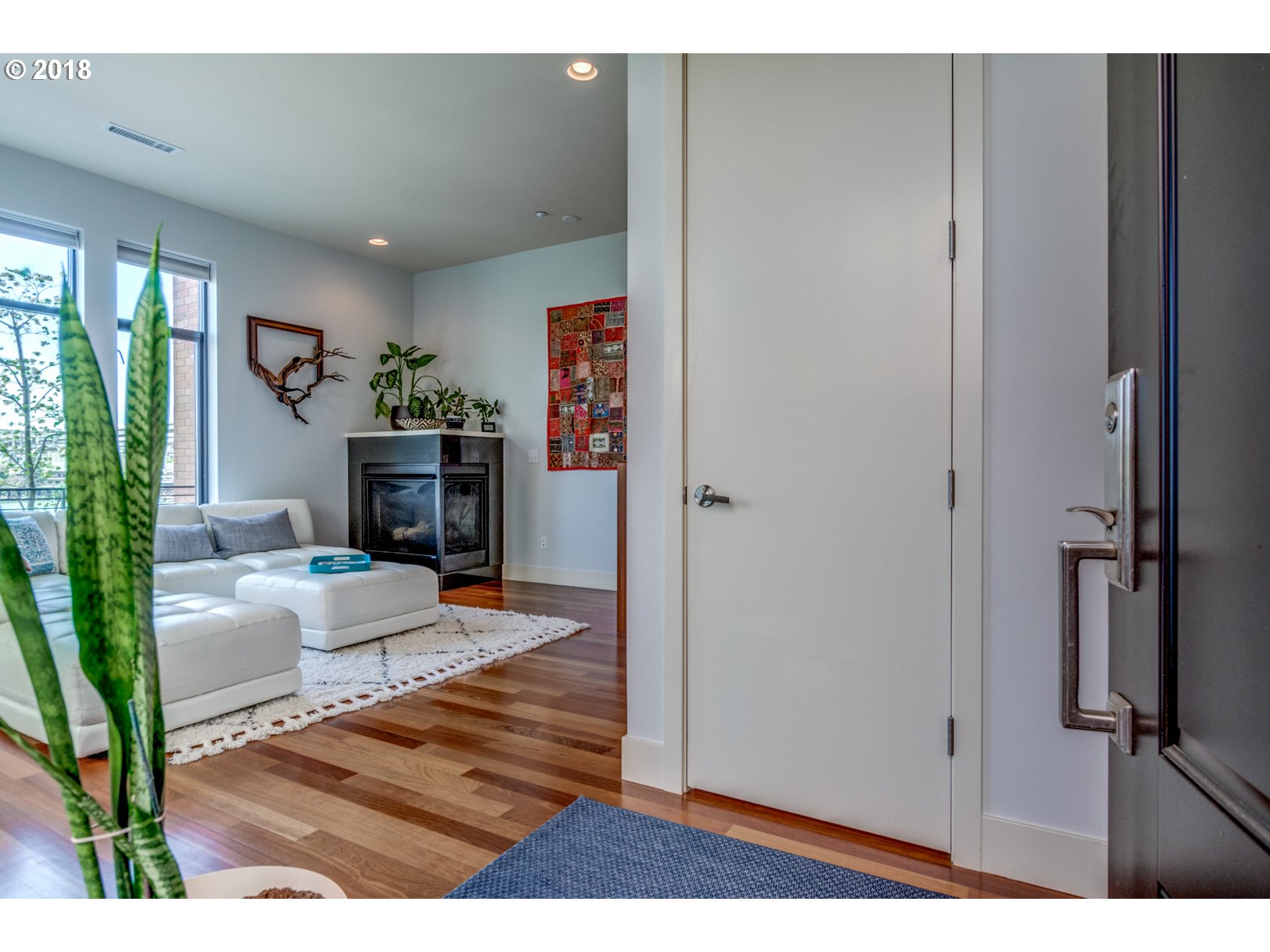 1662 Northwest Riverscape Street Portland, OR 97209 - Photo 3 of 32 Gallery Image 3