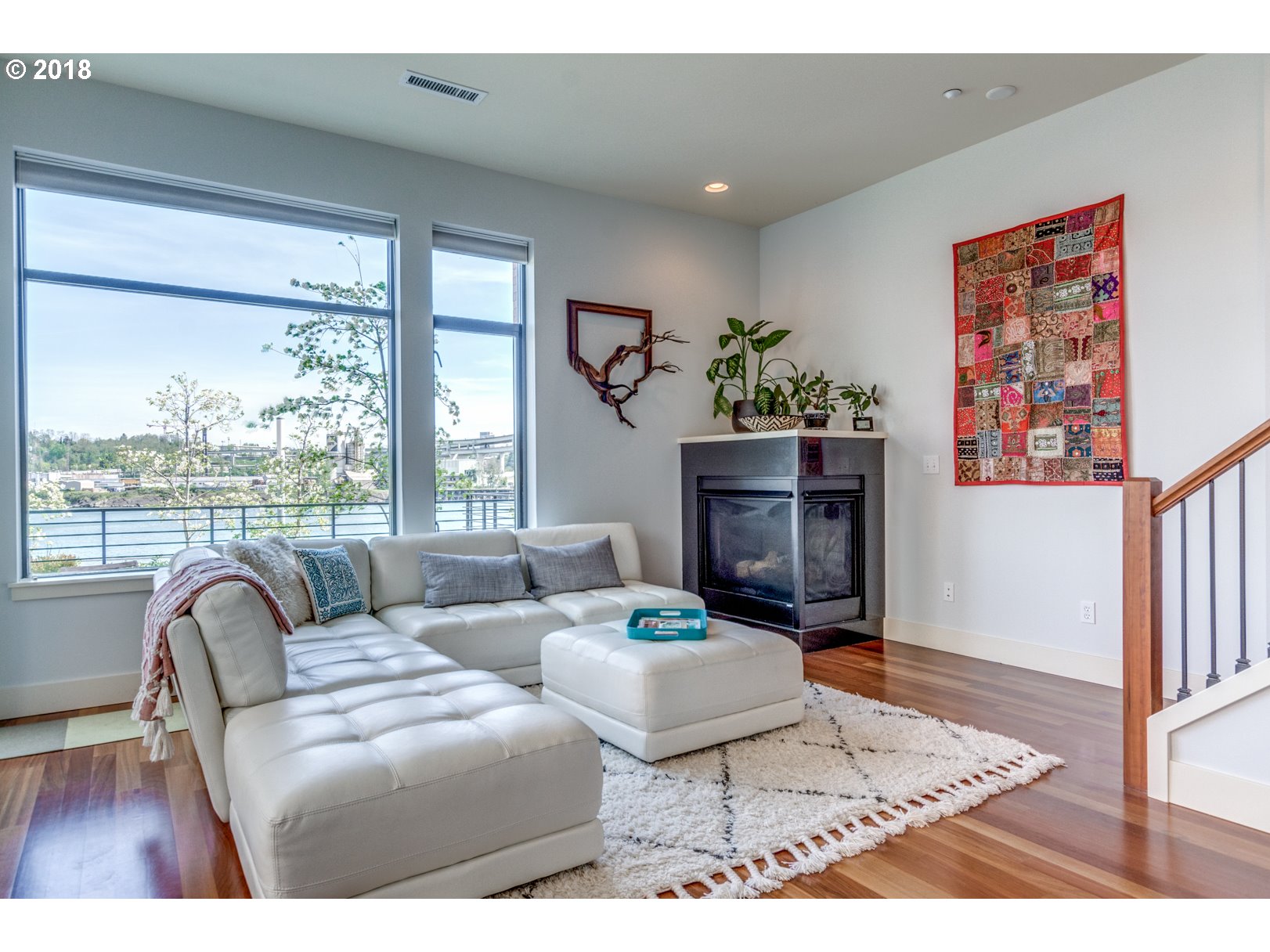 1662 Northwest Riverscape Street Portland, OR 97209 - Photo 5 of 32 Gallery Image 5