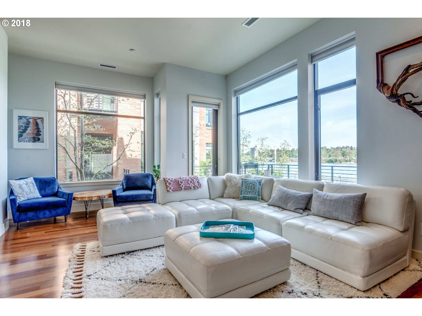 1662 Northwest Riverscape Street Portland, OR 97209 - Photo 6 of 32 Gallery Image 6
