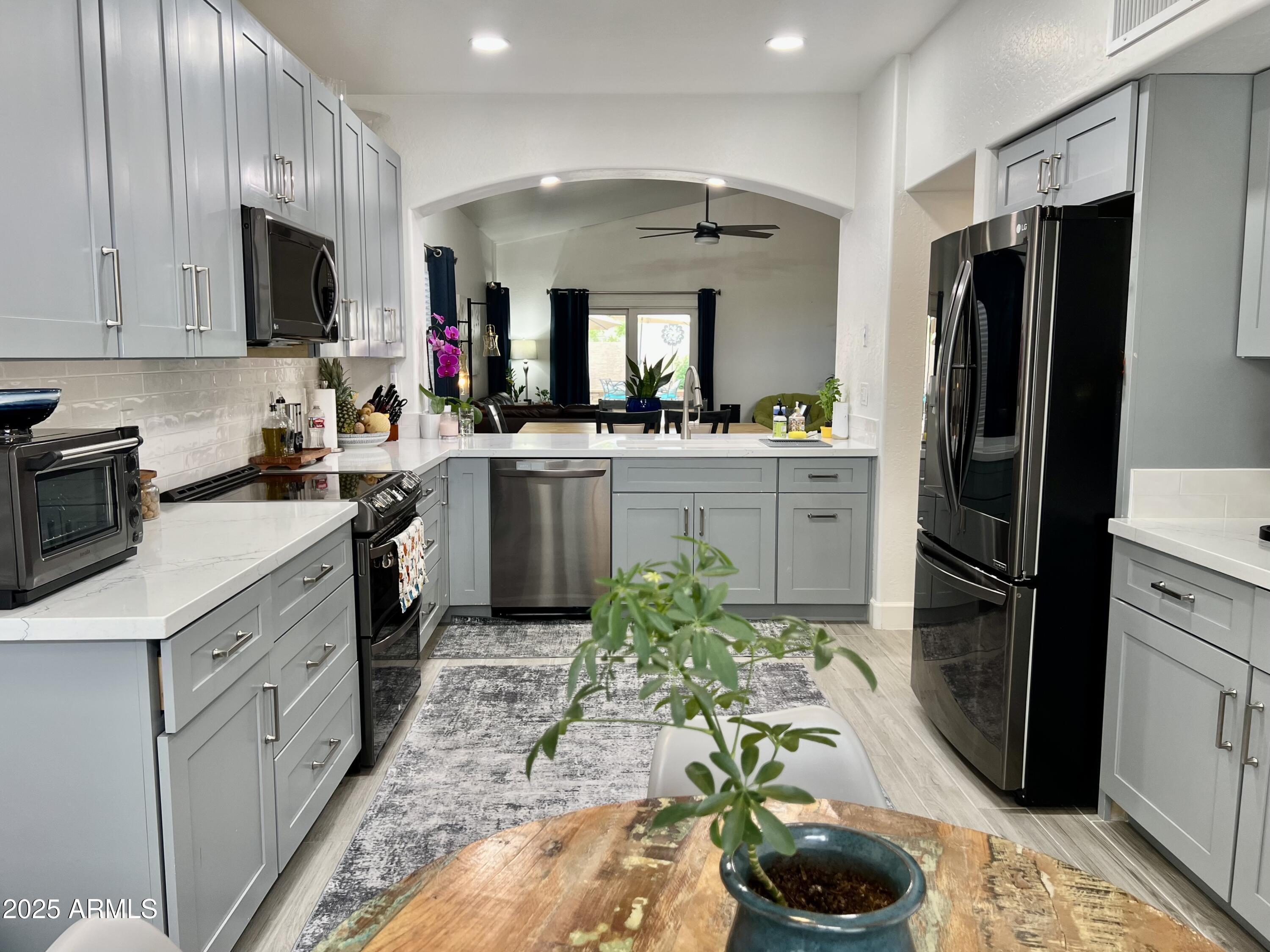 1233 East Redfield Road Phoenix, AZ 85022 - Photo 17 of 49 IMG_3547