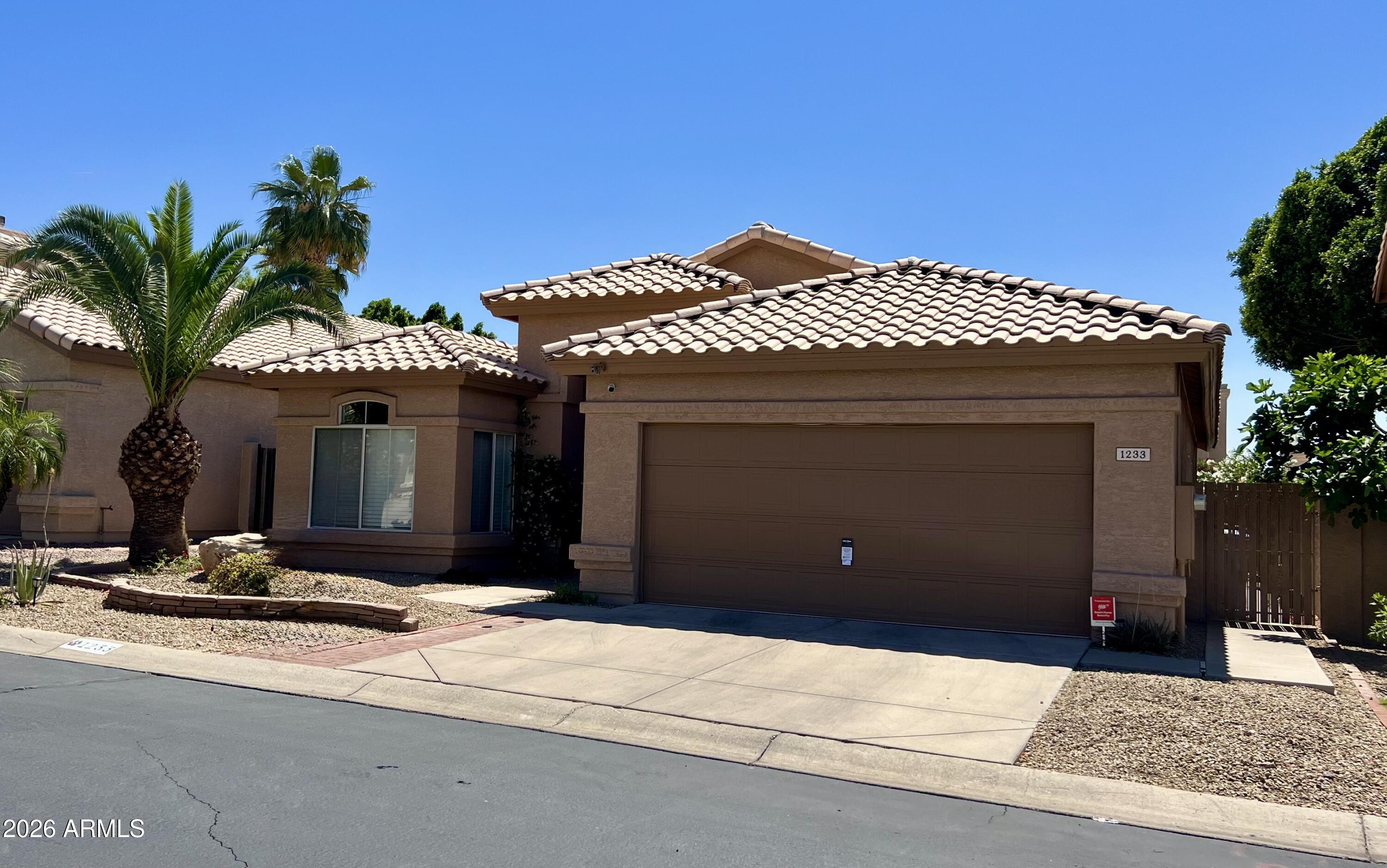 1233 East Redfield Road Phoenix, AZ 85022 - Photo 2 of 49 IMG_7590
