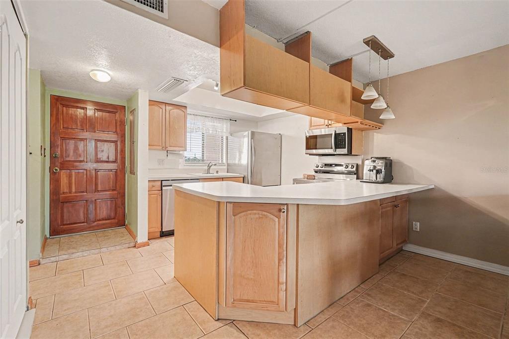 303 Tarpon Point Tarpon Springs, FL 34689 - Photo 10 of 22